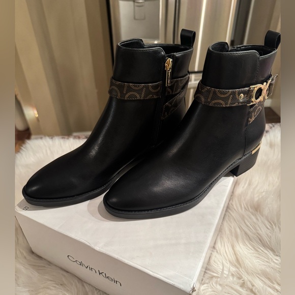 Calvin Klein Women's Dhara Ankle Boots - Picture 2 of 5